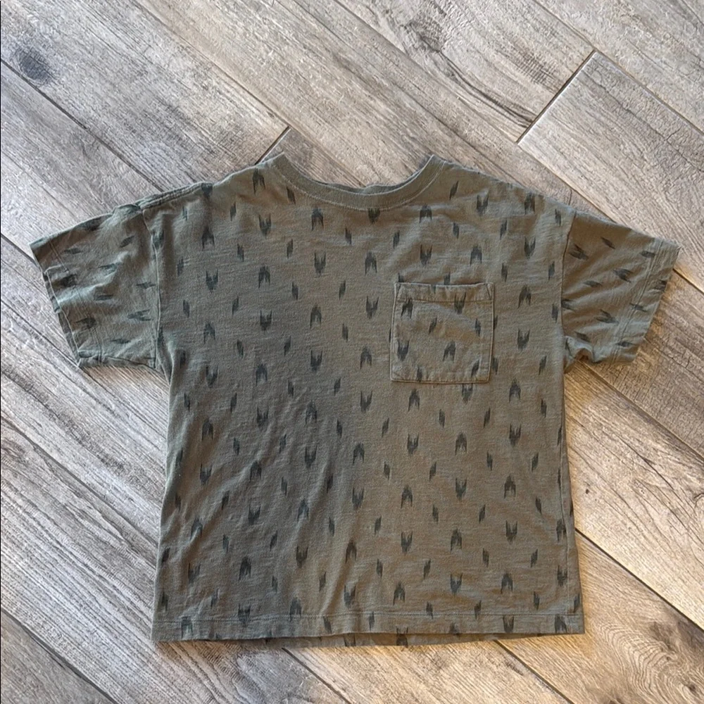 EUC Old Navy pocket t-shirt, sz L